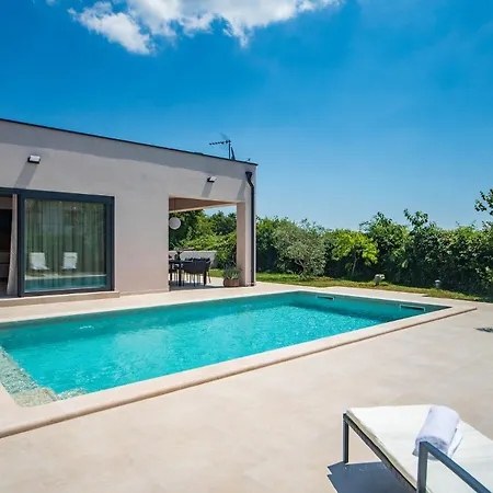 Villa Lucia Peace, Nature - By Istrabook *